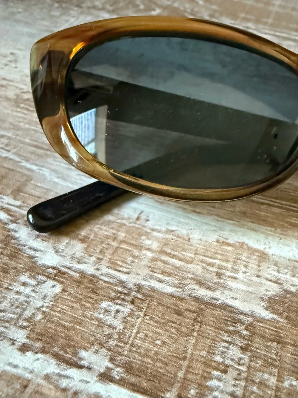 Vintage Colehaan Retro Cat-Eye Sunglasses in Amber Brown model Brivia